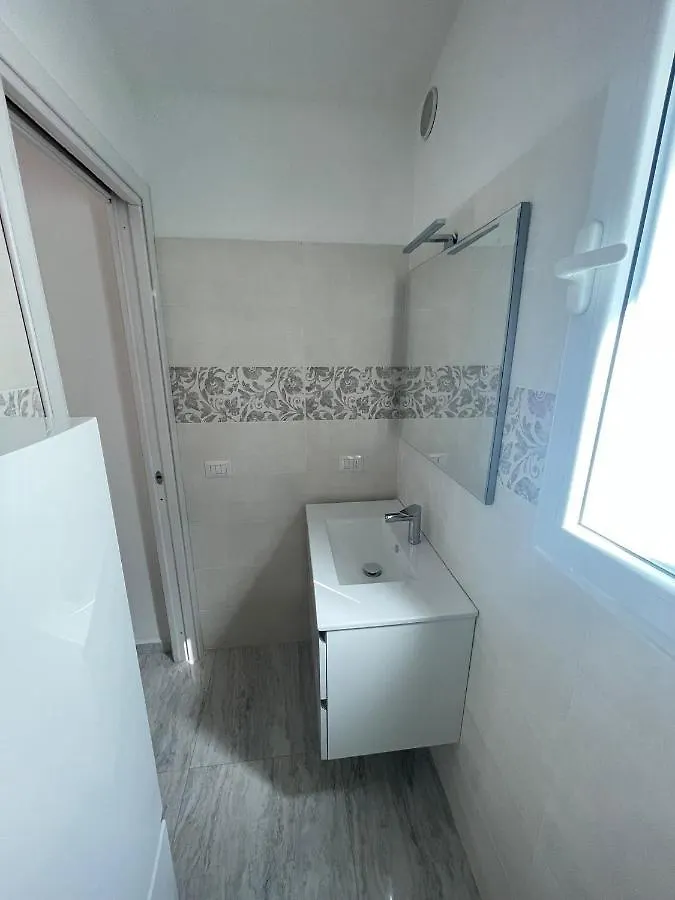 La Perla Del Mare Bed & Breakfast La Caletta